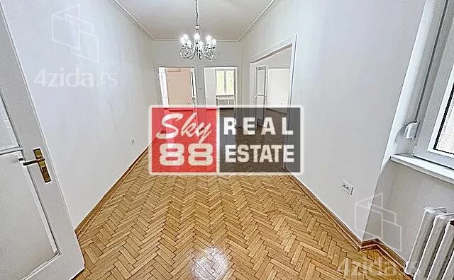 Četvoroiposoban stan | 4zida