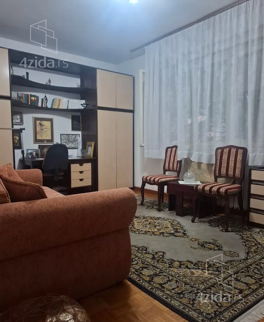 Četvoroiposoban stan | 4zida