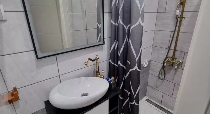 Četvoroiposoban stan | 4zida