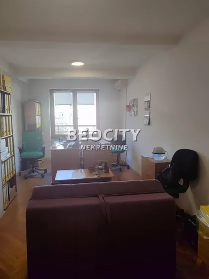 Petra Drapšina | 4zida.rs