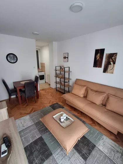 Janka Čmelika | 4zida.rs