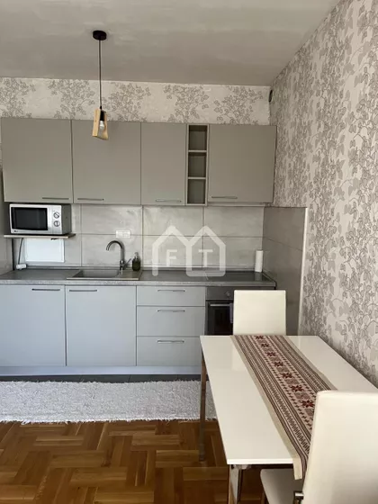 Justina Popovića | 4zida.rs