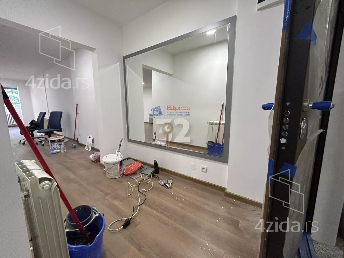 Četvoroiposoban stan | 4zida