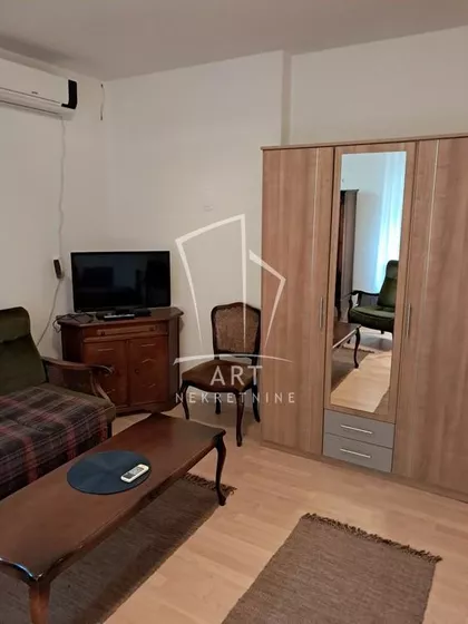 Cetinjska | 4zida.rs