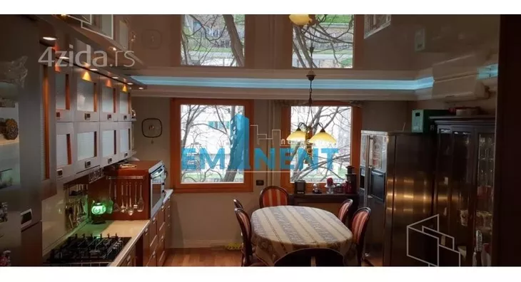 Petosoban stan | 4zida