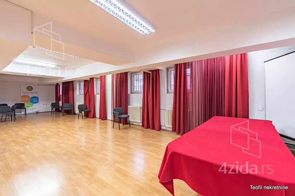 Poslovni prostor | 4zida