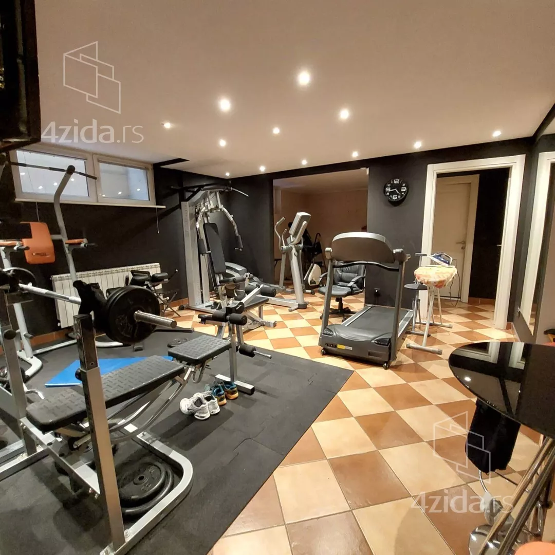 4-etažna kuća | 4zida