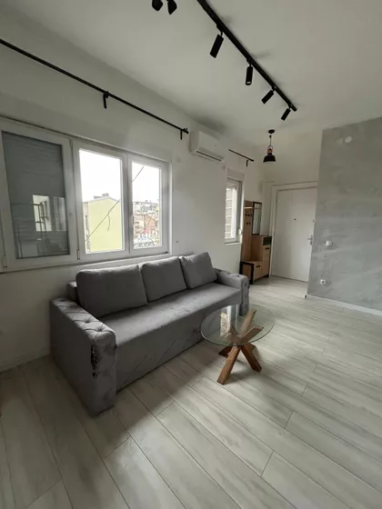 Francuska | 4zida.rs