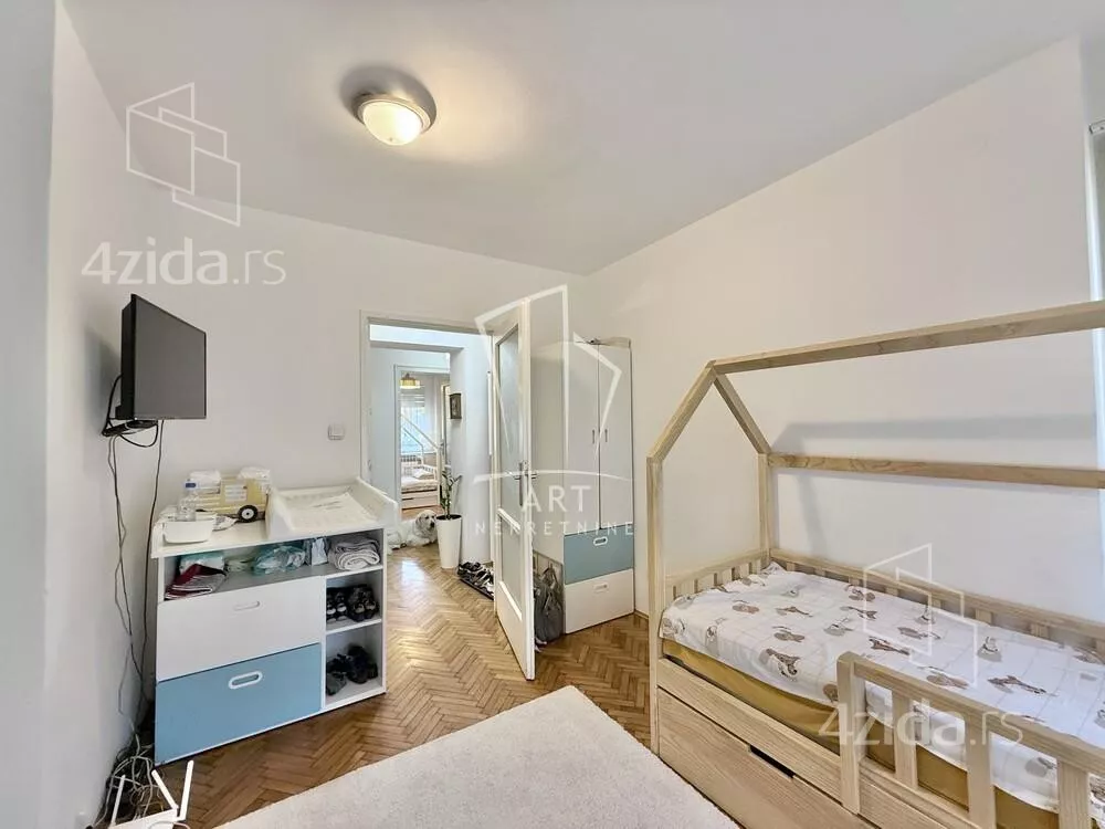 Petosoban stan | 4zida