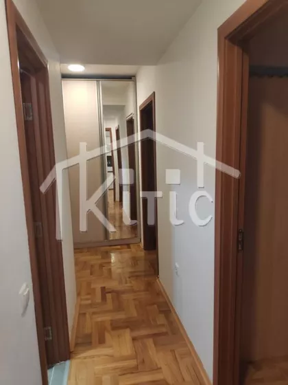 Dom Zdravlja | 4zida.rs