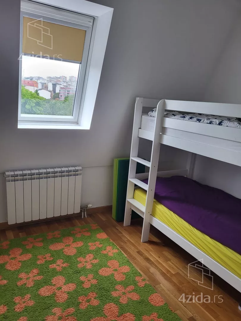 Troiposoban stan | 4zida