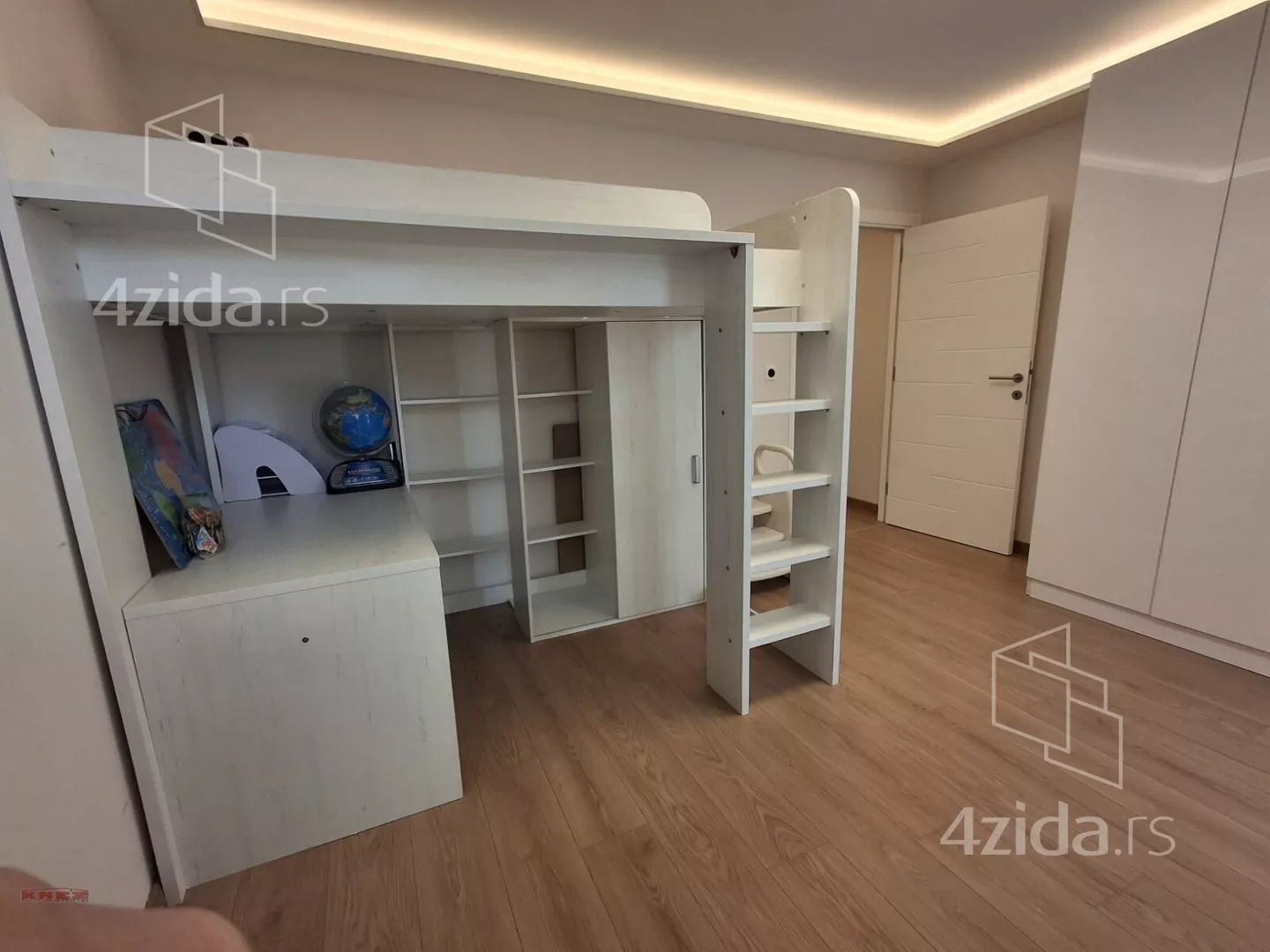 Petosoban stan | 4zida