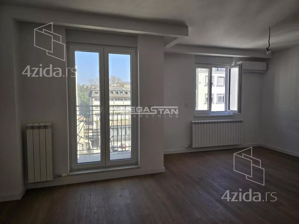 Četvoroiposoban stan | 4zida