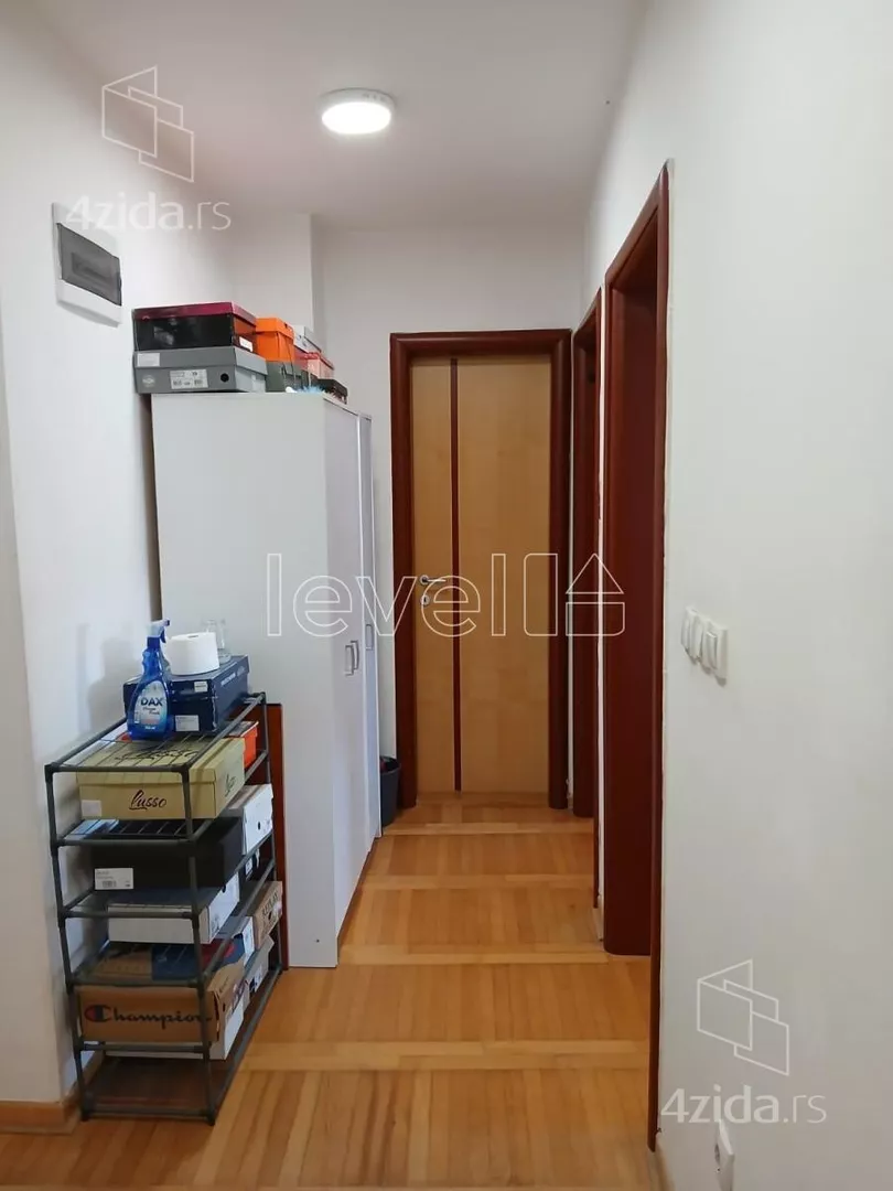 Četvoroiposoban stan | 4zida