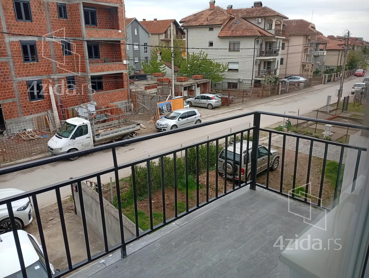 Troiposoban stan | 4zida