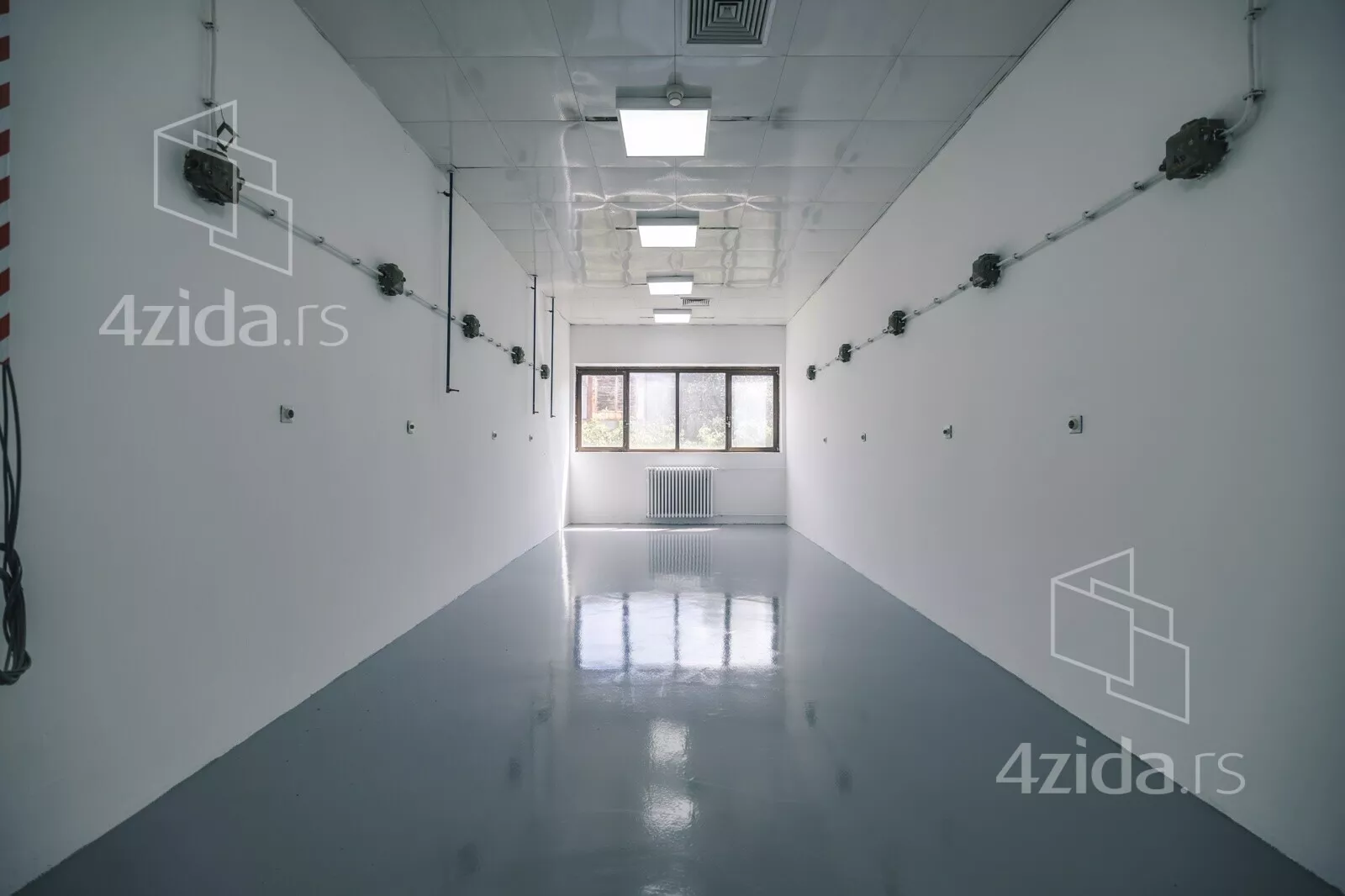 Poslovna zgrada | 4zida