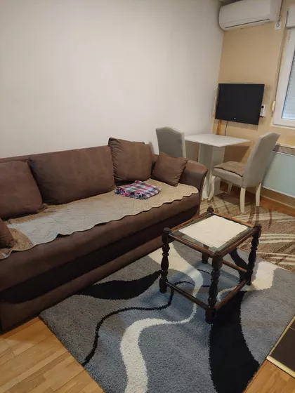 Paje Jovanovića 11 | 4zida.rs