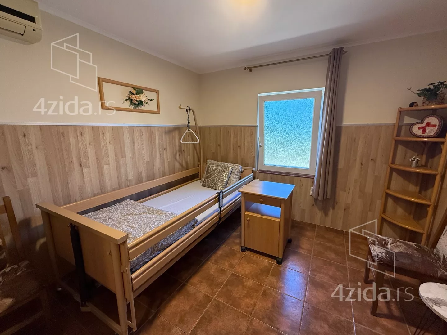 Poslovna zgrada | 4zida