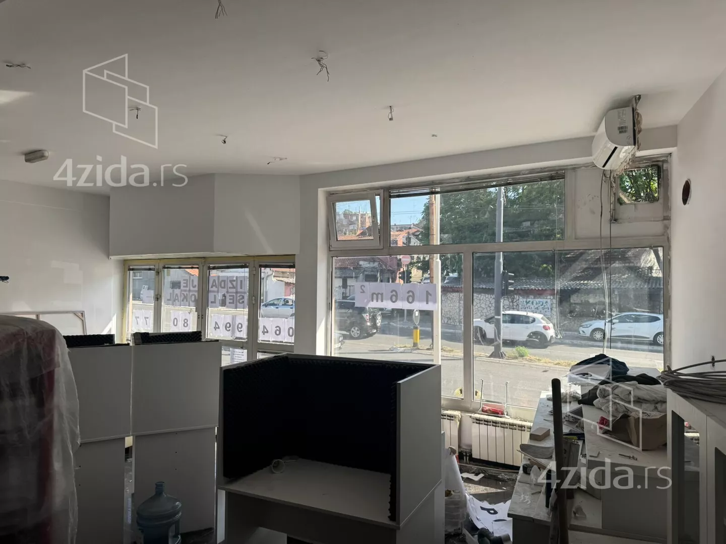 Lokal | 4zida