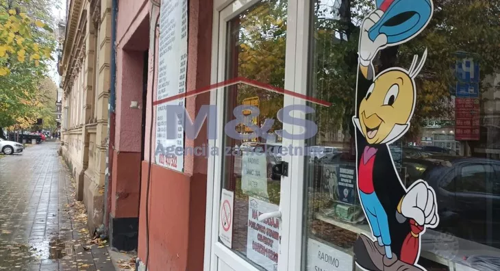 Poslovna zgrada | 4zida