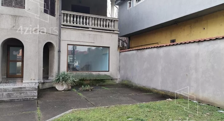 Lokal | 4zida