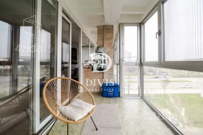 Četvoroiposoban stan | 4zida