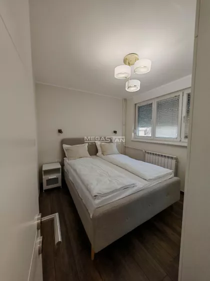 Zmaj Jovina | 4zida.rs