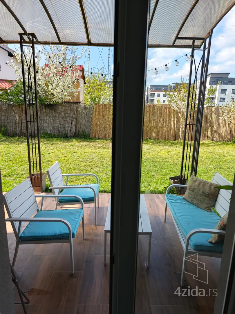 Troiposoban stan | 4zida