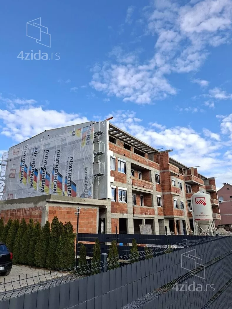 Troiposoban stan | 4zida