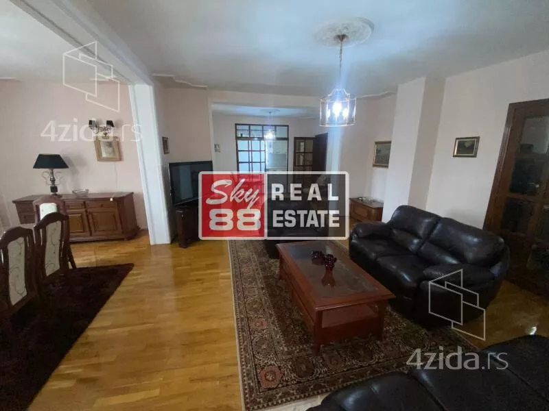 Šestosoban stan | 4zida