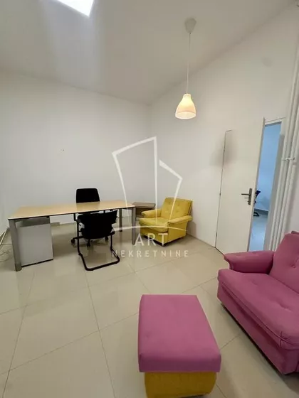 Tome Maksimovića | 4zida.rs