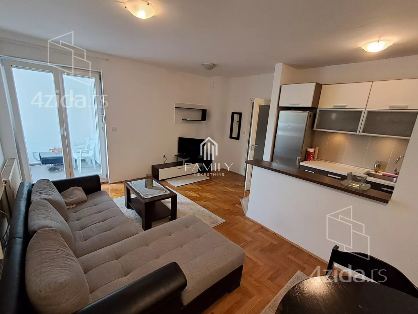 Jednoiposoban stan | 4zida