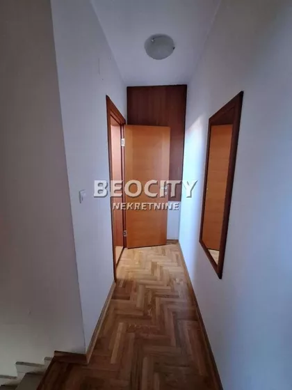 Lasla Gala | 4zida.rs