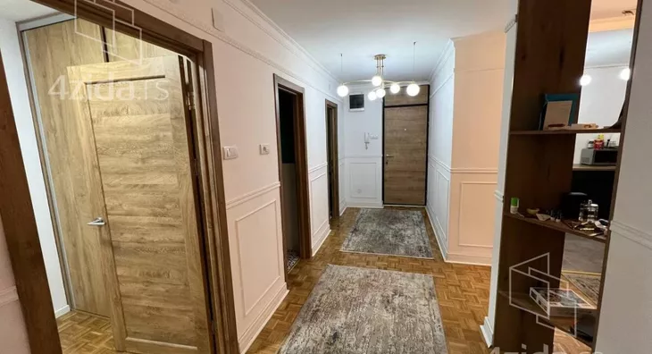 Troiposoban stan | 4zida