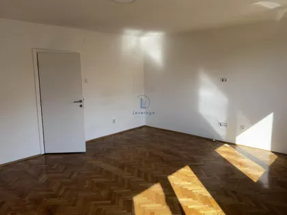 Sestara Bukumirović | 4zida.rs