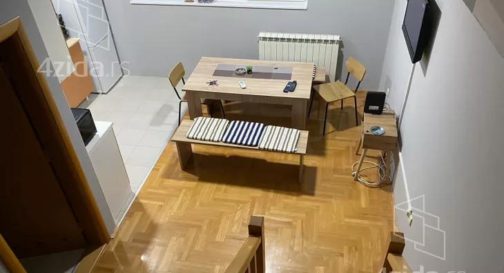 Šestosoban stan | 4zida