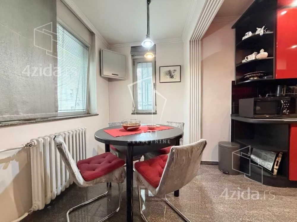 Troiposoban stan | 4zida