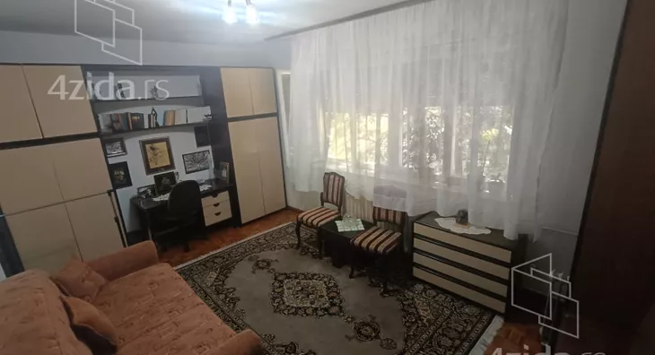 Četvoroiposoban stan | 4zida