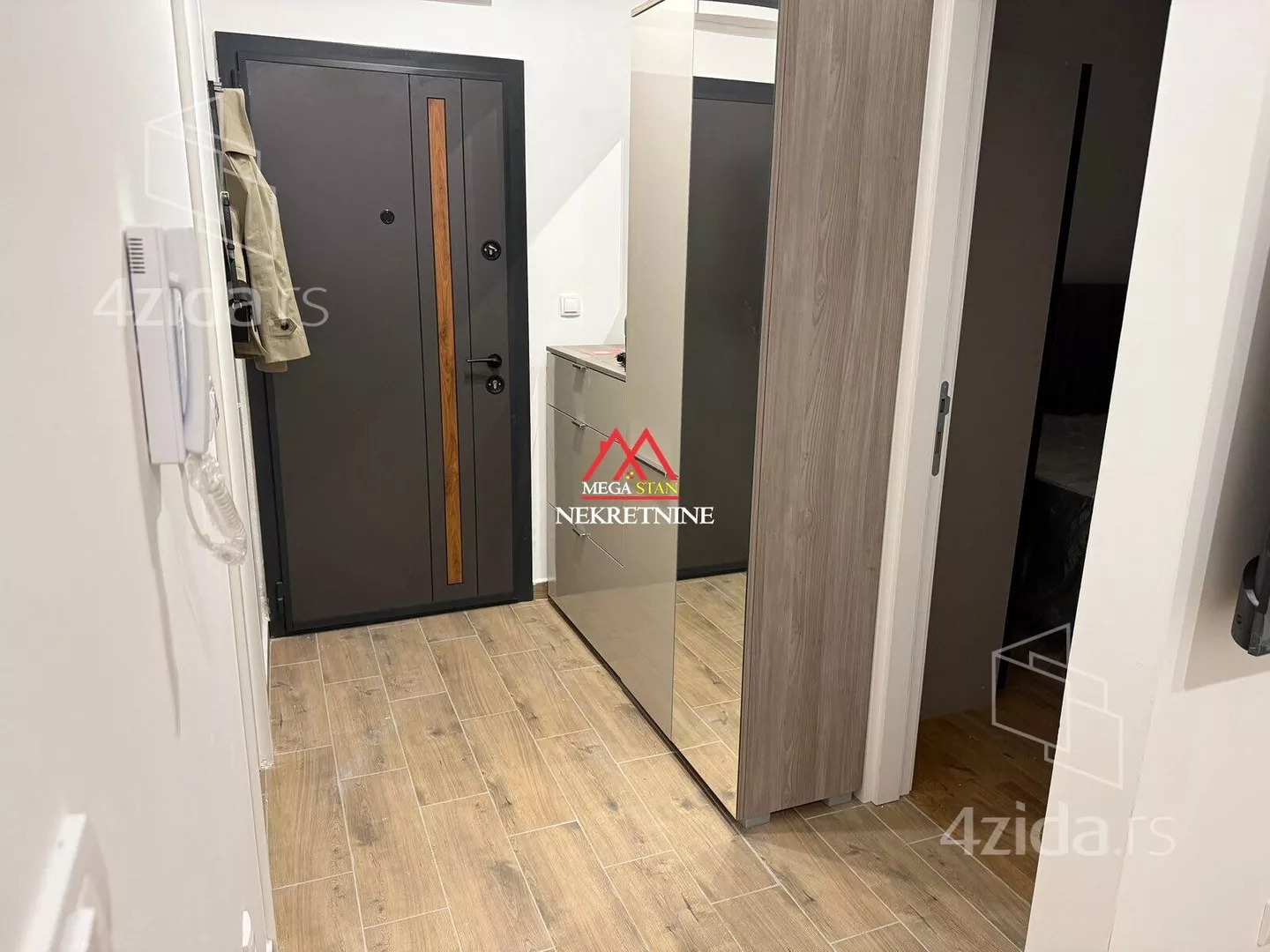 Jednoiposoban stan | 4zida