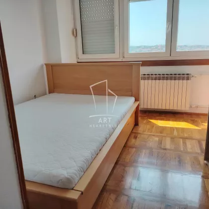 Ustanička | 4zida.rs