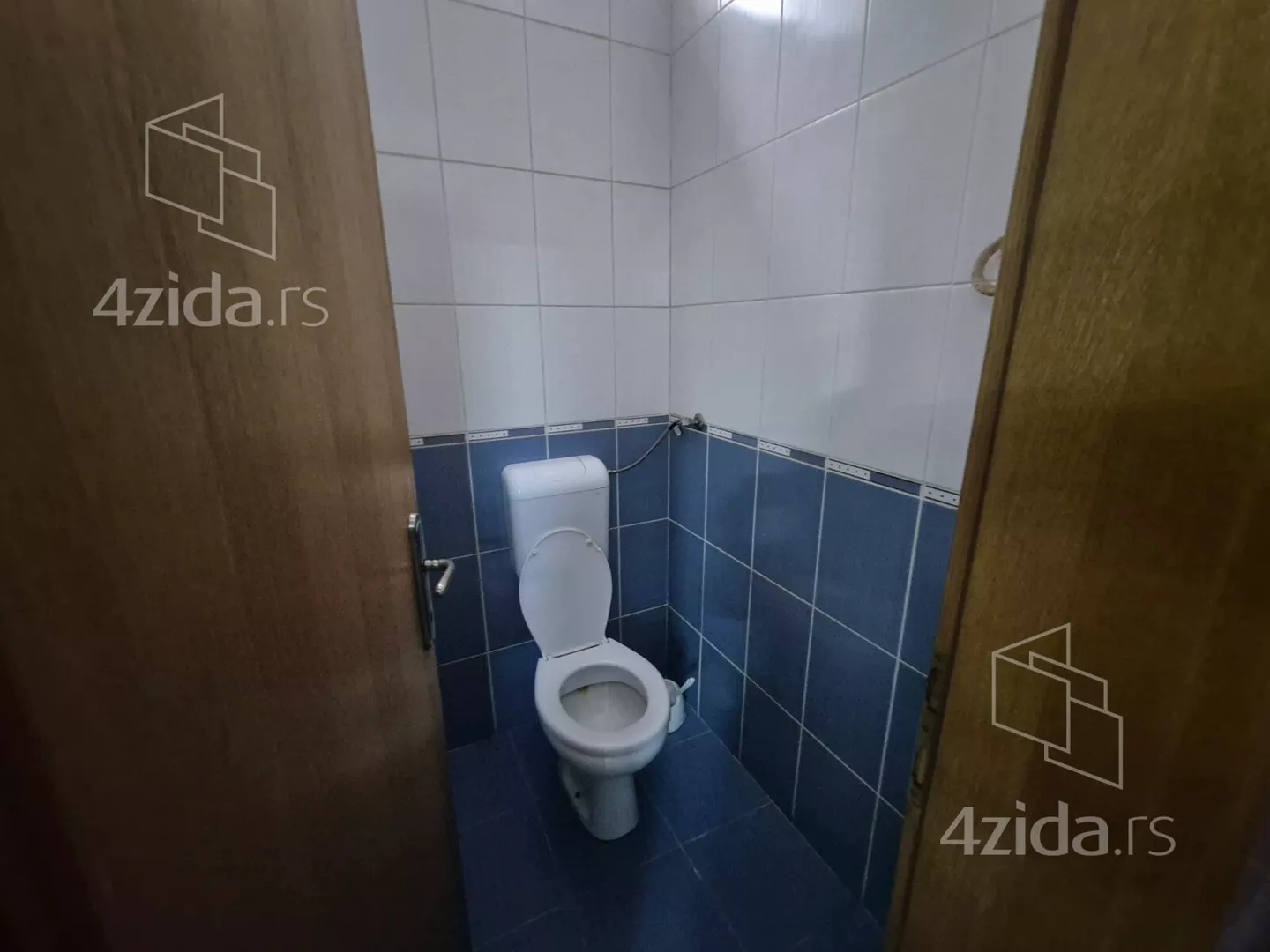 Poslovna zgrada | 4zida