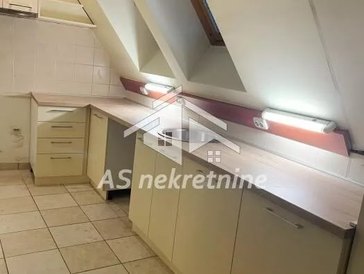 Šestosoban stan | 4zida