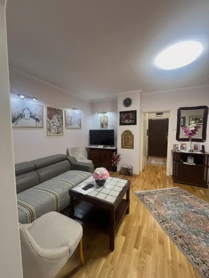 Vladimira Tomanovica | 4zida.rs