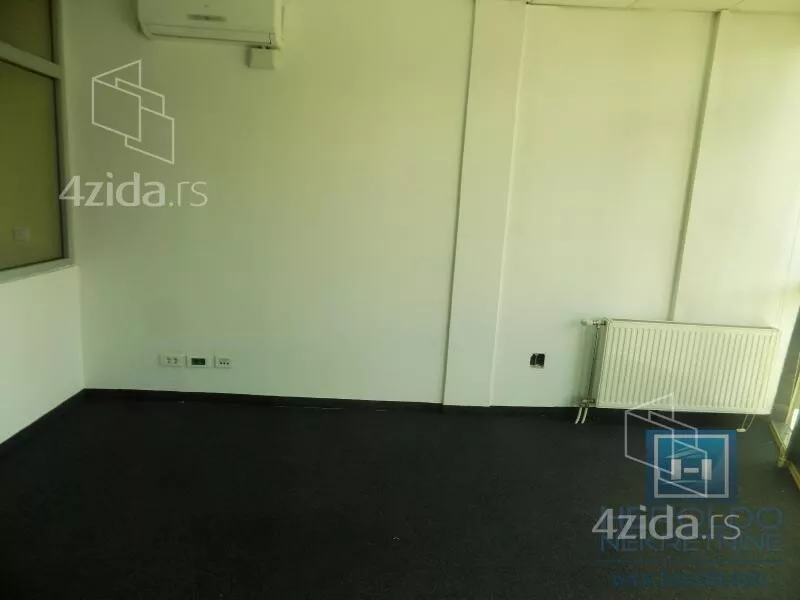 Poslovna zgrada | 4zida