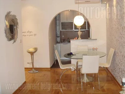 CRVENI KRST | 4zida.rs