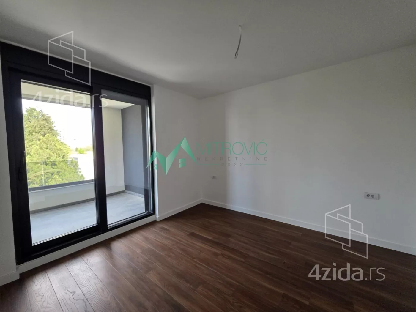 Šestosoban stan | 4zida