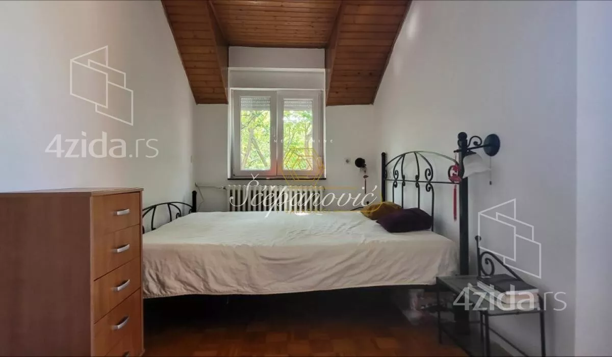 Troiposoban stan | 4zida