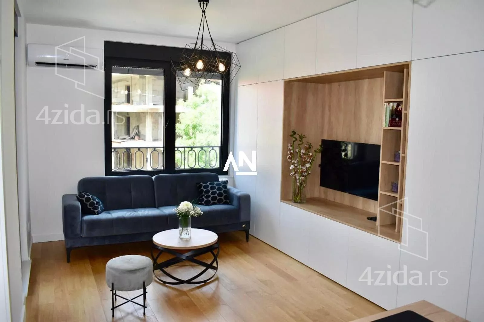 Jednoiposoban stan | 4zida