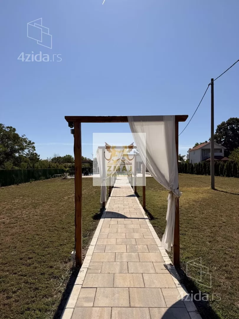 Plac | 4zida