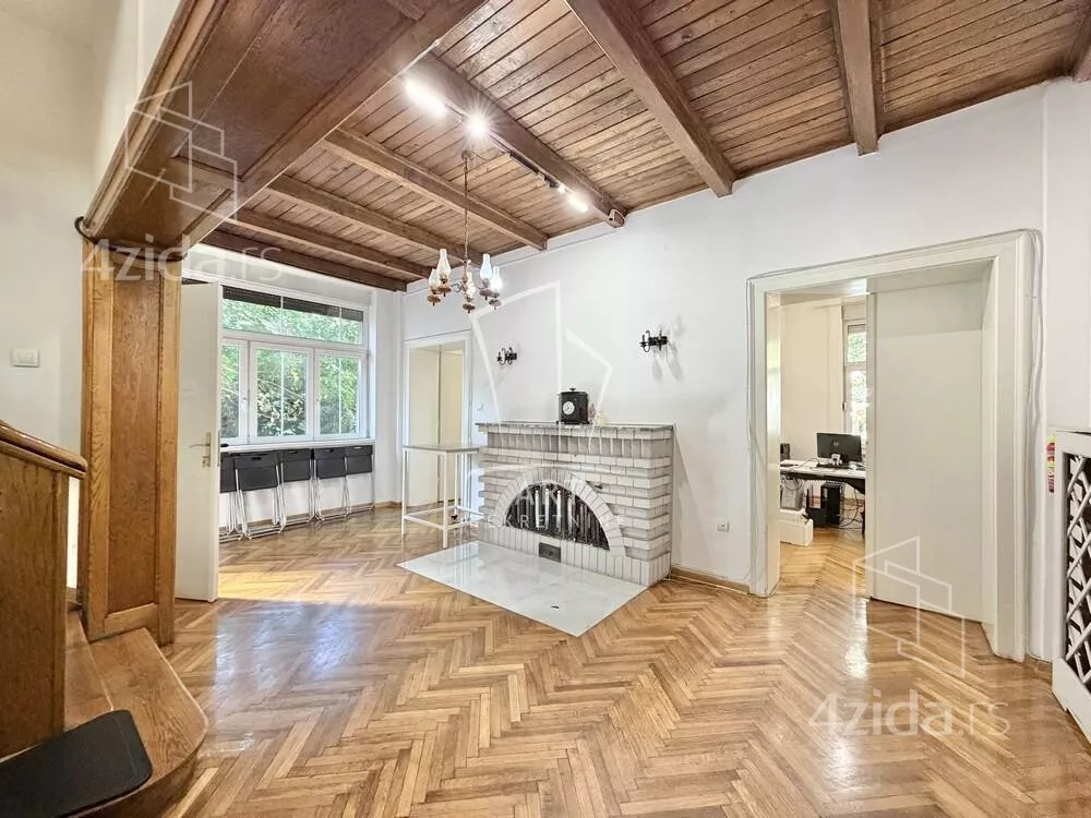 Šestosoban stan | 4zida